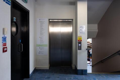 Uxbridge Library 37.jpg