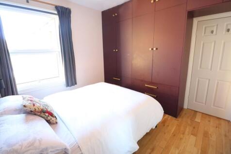 Master Bedroom (2)