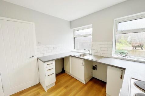 Kitchen pic 2.jpg