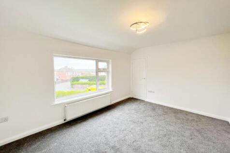 Bedroom 1 pic 2.jpg