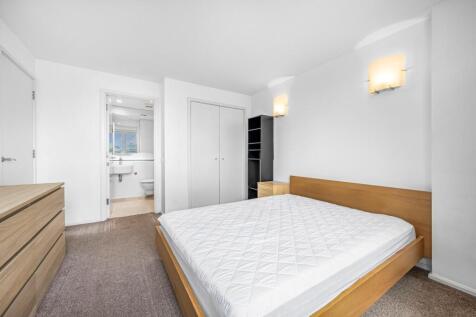 BEDROOM1b.jpg