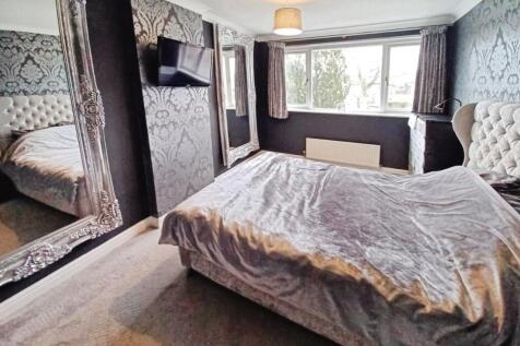 pbox-bedroom-342599.jpg