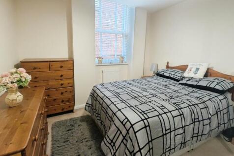 pbox-bedroom-346387.jpg