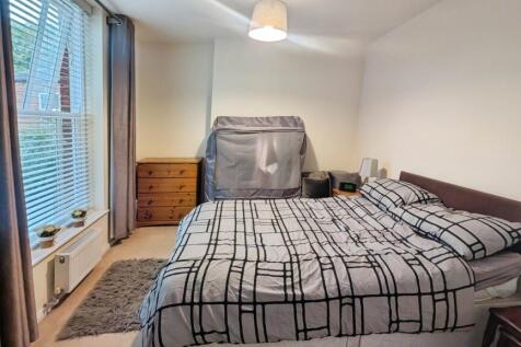 pbox-bedroom-346387.jpg