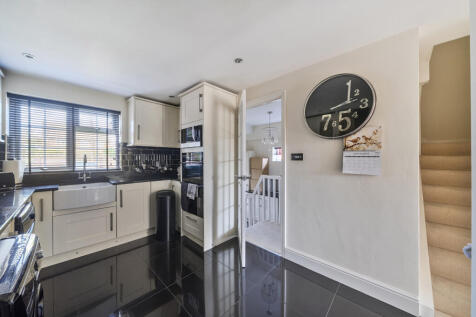 1358714-5-68d3ff8...