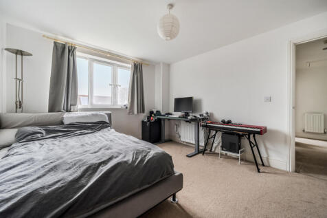 1369838-17-69048c...