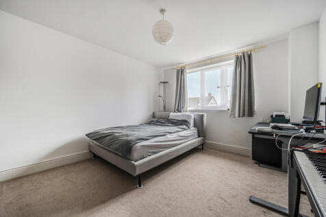 1369838-19-69048d...