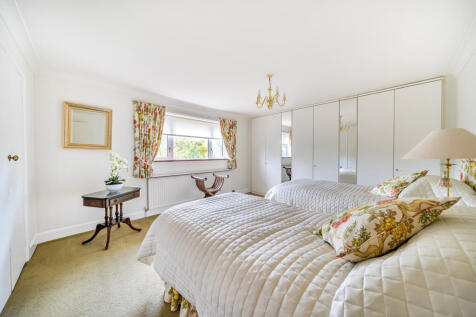 1371322-23-68f7a5...