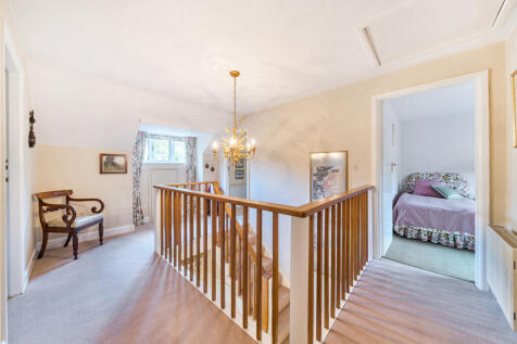 1371322-19-68f7a5...