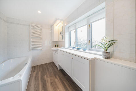 1371322-18-68f7a5...