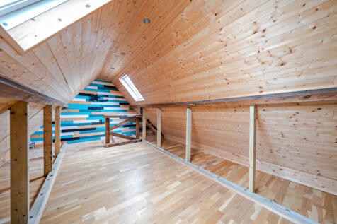 1372932-6-6901e9d...