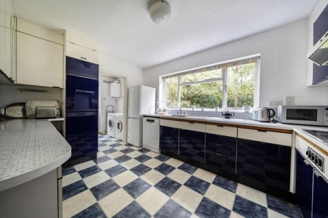 1364971-11-68efa9...