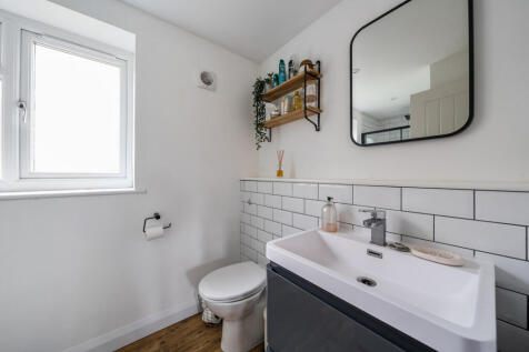 1374298-17-6904a0...