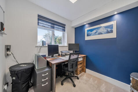 1374298-21-6904a1...