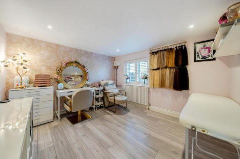 1375468-20-690a27...