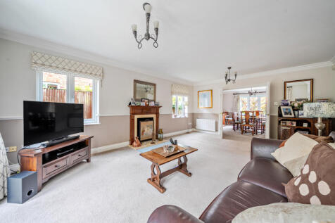 1372262-16-690208...