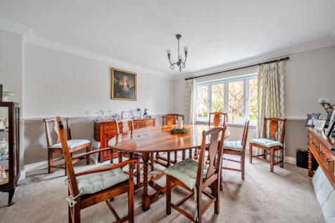 1372262-15-690208...