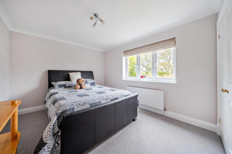 1372262-18-690209...