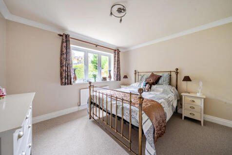 1372262-25-690209...