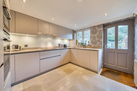 1375848-16-690cbb...