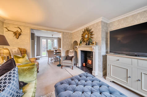 1375848-19-690cbb...