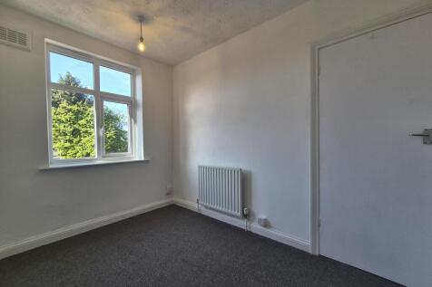 Second bedroom2