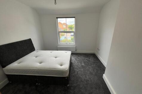 Room 5 (2)