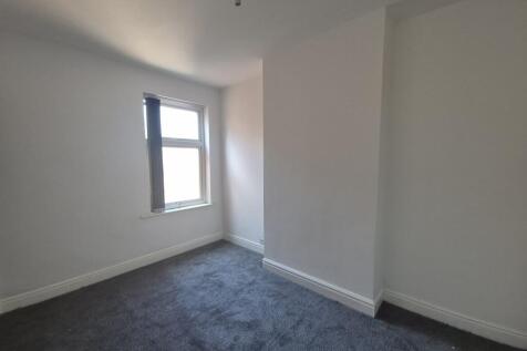 Bedroom 2 (2)