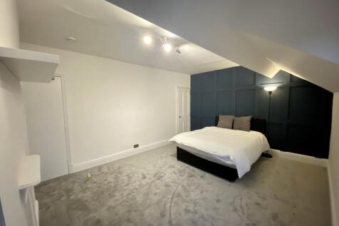 Bedroom 6 (2)