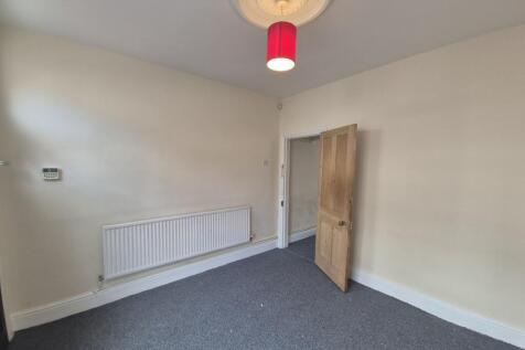 Front room2