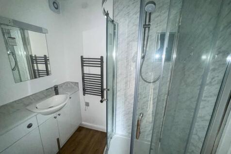 Shower Room 3