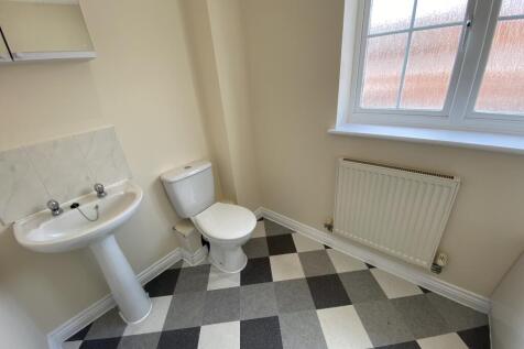 Family Bathroom 2