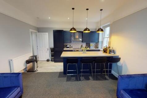 Flat-3-1-Alma-Vale-Road-Kitchen(2)