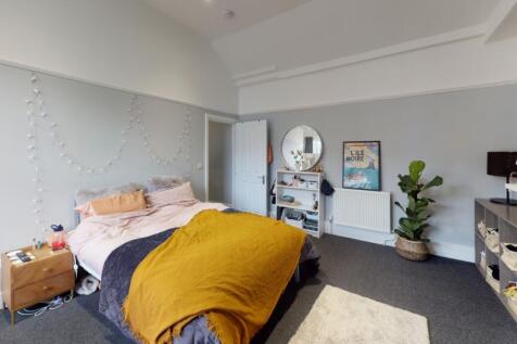 Flat-3-1-Alma-Vale-Road-Bedroom