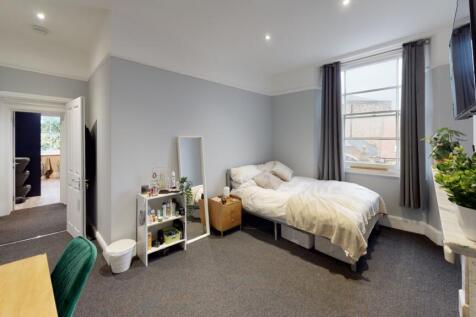 Flat-3-1-Alma-Vale-Road-Bedroom-4