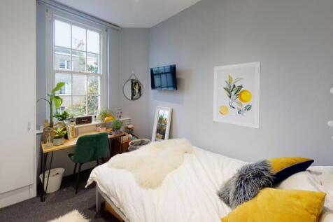 Flat-3-1-Alma-Vale-Road-Bedroom-2