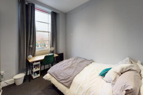 Flat-3-1-Alma-Vale-Road-Bedroom-3