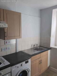GardenFlat37Whatley Kitchen
