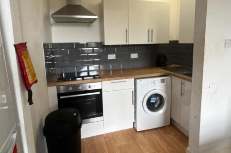 Lrg_TopFloorFlat18Tyndal-KitchenLivingar-13694647-