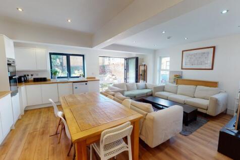 13-Christina-Terrace-Living-Dining(1)