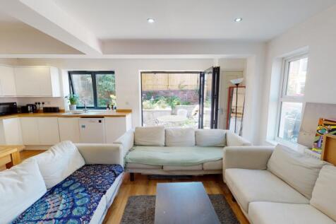 13-Christina-Terrace-Living(2)