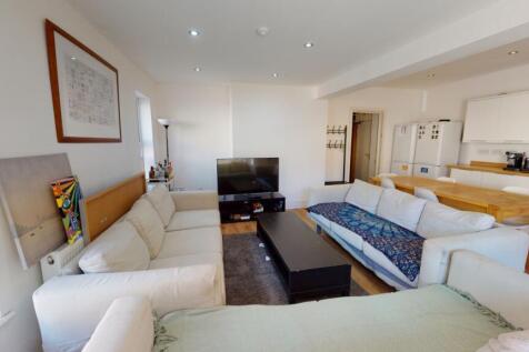 13-Christina-Terrace-Living(1)
