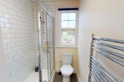 439-Fishponds-Road-Shower-Room