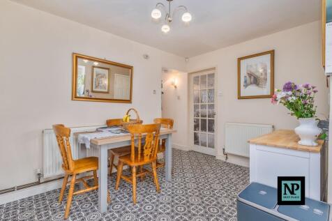 Kitchen Dining Area