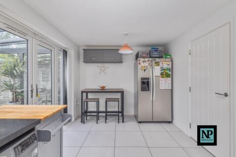 Kitchen Dining room