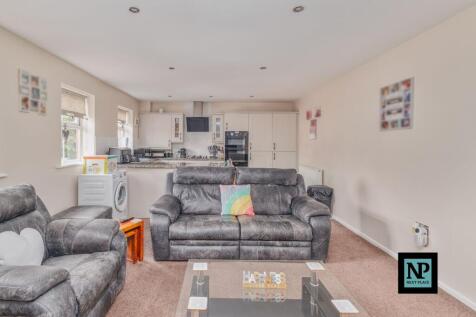 Open Plan Kitchen /  Living Room Diner