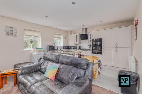 Open Plan Kitchen /  Living Room Diner
