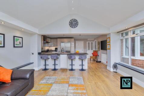 Kitchen/  Family Room