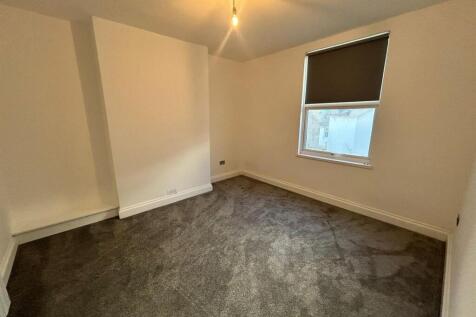 BEDROOM 1.jpeg