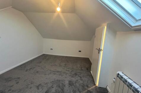 BEDROOM 2.jpeg